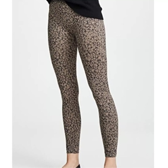 SPANX Pants - Women’s SPANX look at me now seamless leopard print leggings XS